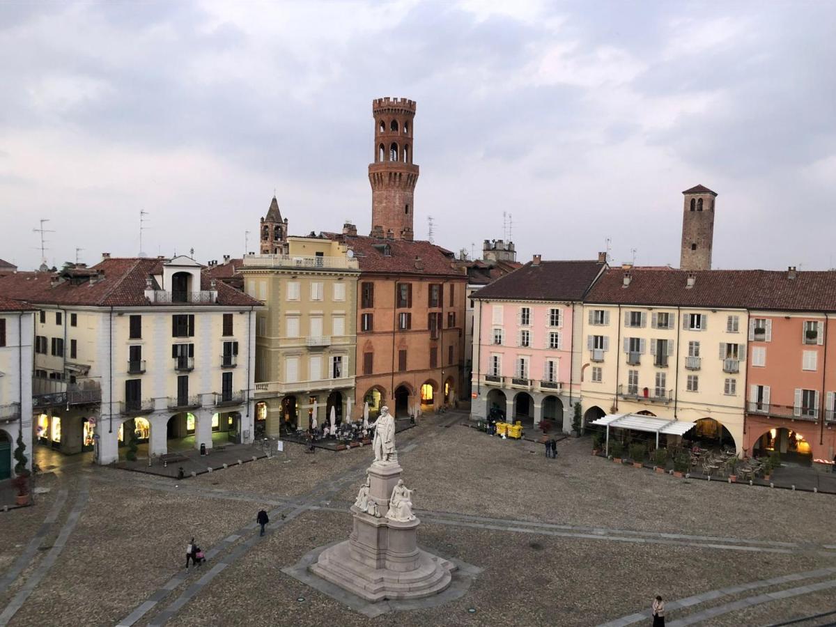 Cozy Place 10 Vercelli Esterno foto